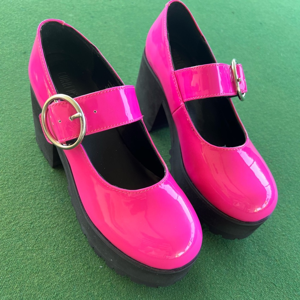 Current Mood pink Mary Jane heels size 6